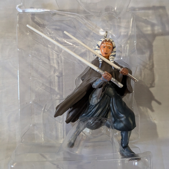 Star Wars Christmas tree ornaments lot of 2 Sabine Wren and Ahsoka Tano Disney - Picture 7 of 16